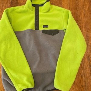 Patagonia boy’s neon green/gray Lightweight Synchilla Snap T Pullover 7/8